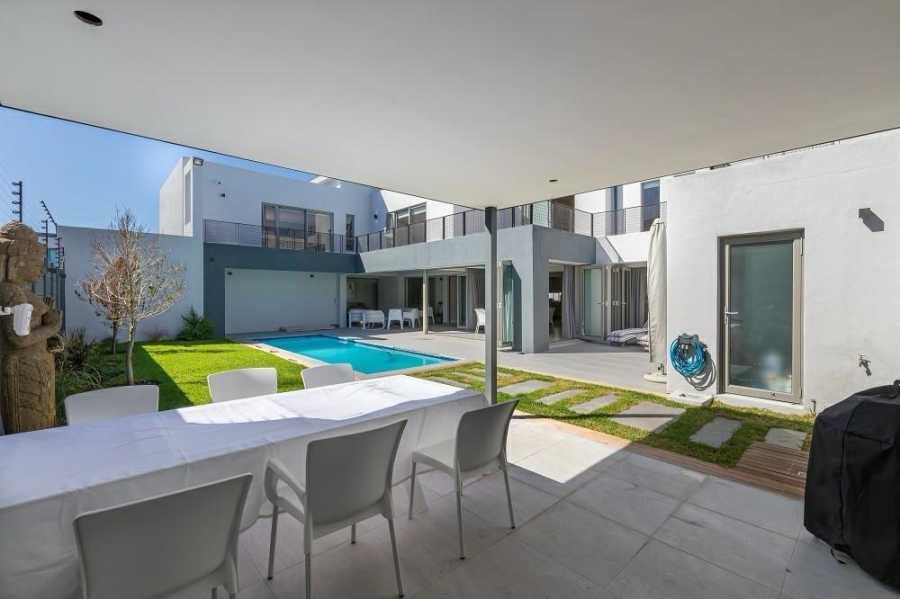 To Let 3 Bedroom Property for Rent in Sunset Beach Western Cape